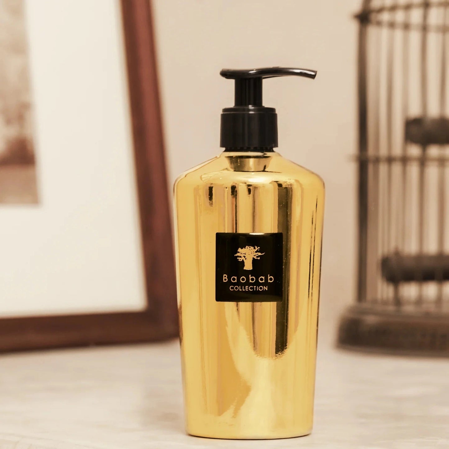 GIFT BOX WOMEN IN GOLD