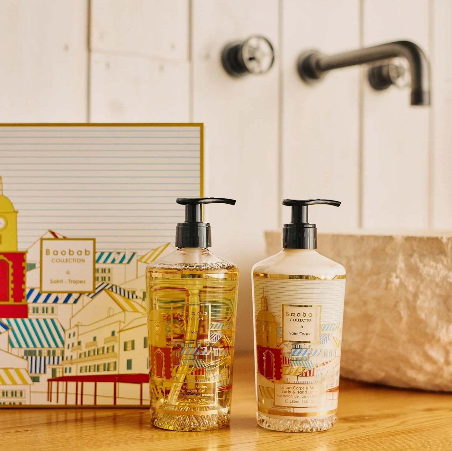 GIFT BOX A SAINT-TROPEZ BODY & HAND LOTION AND HAND WASH GEL